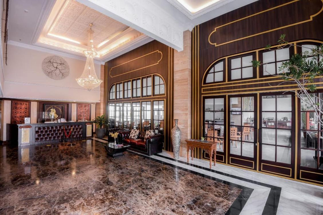 D'Senopati Malioboro Grand Hotel Yogyakarta Ngoại thất bức ảnh