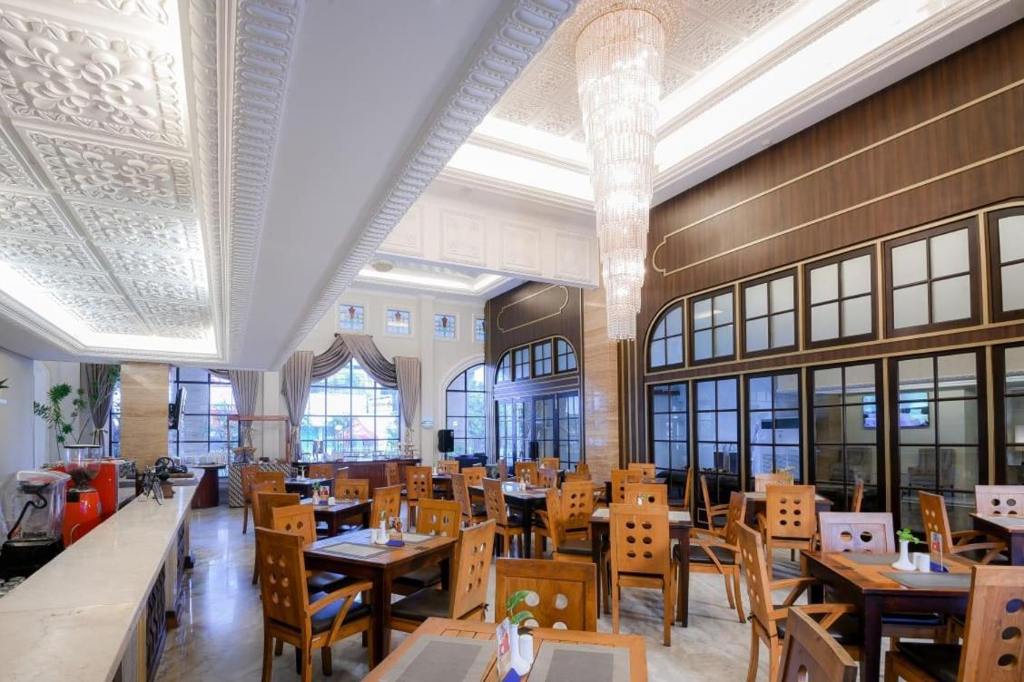 D'Senopati Malioboro Grand Hotel Yogyakarta Ngoại thất bức ảnh