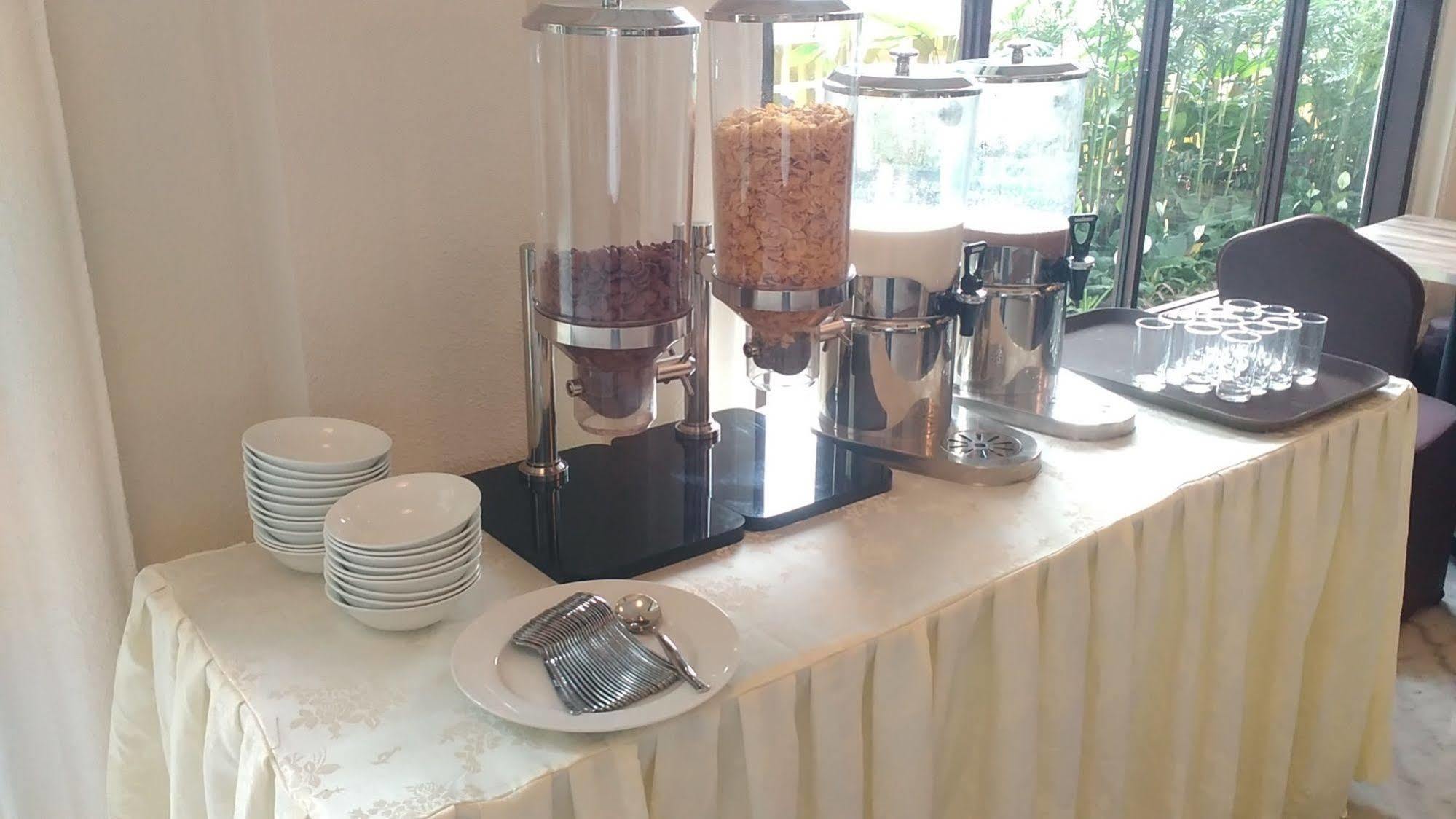 D'Senopati Malioboro Grand Hotel Yogyakarta Ngoại thất bức ảnh